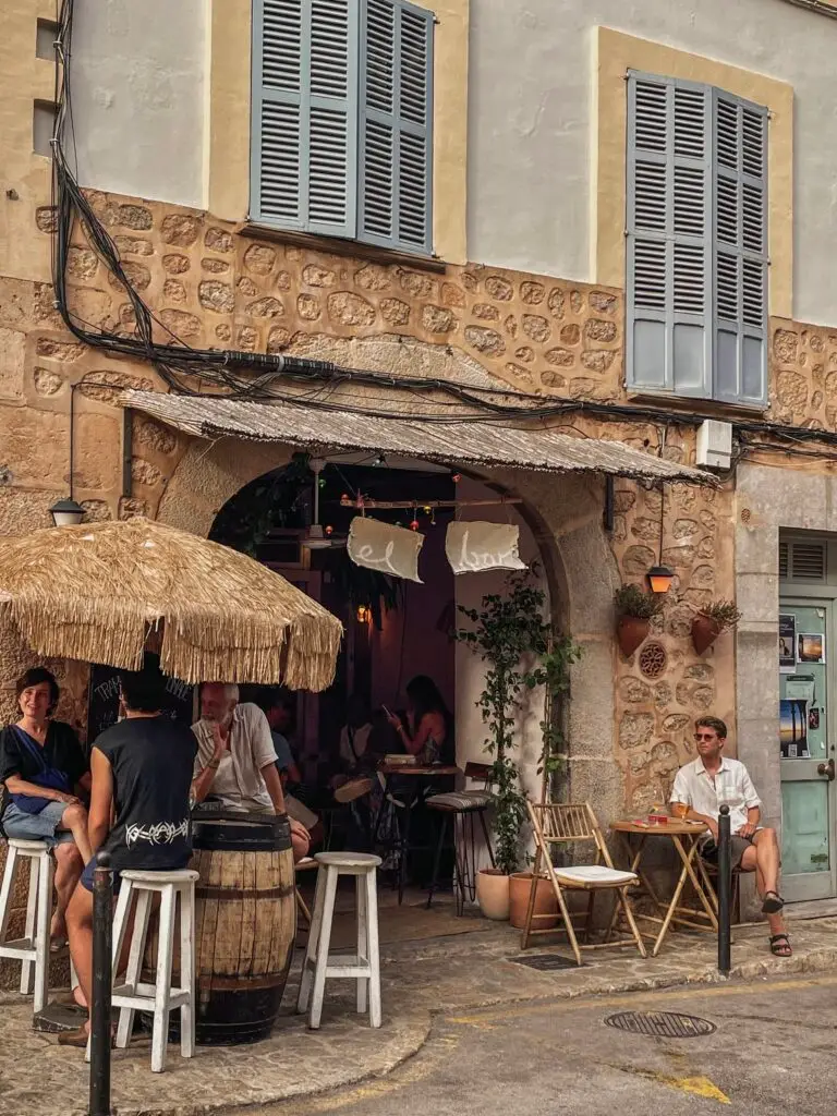 Best bar in Deià