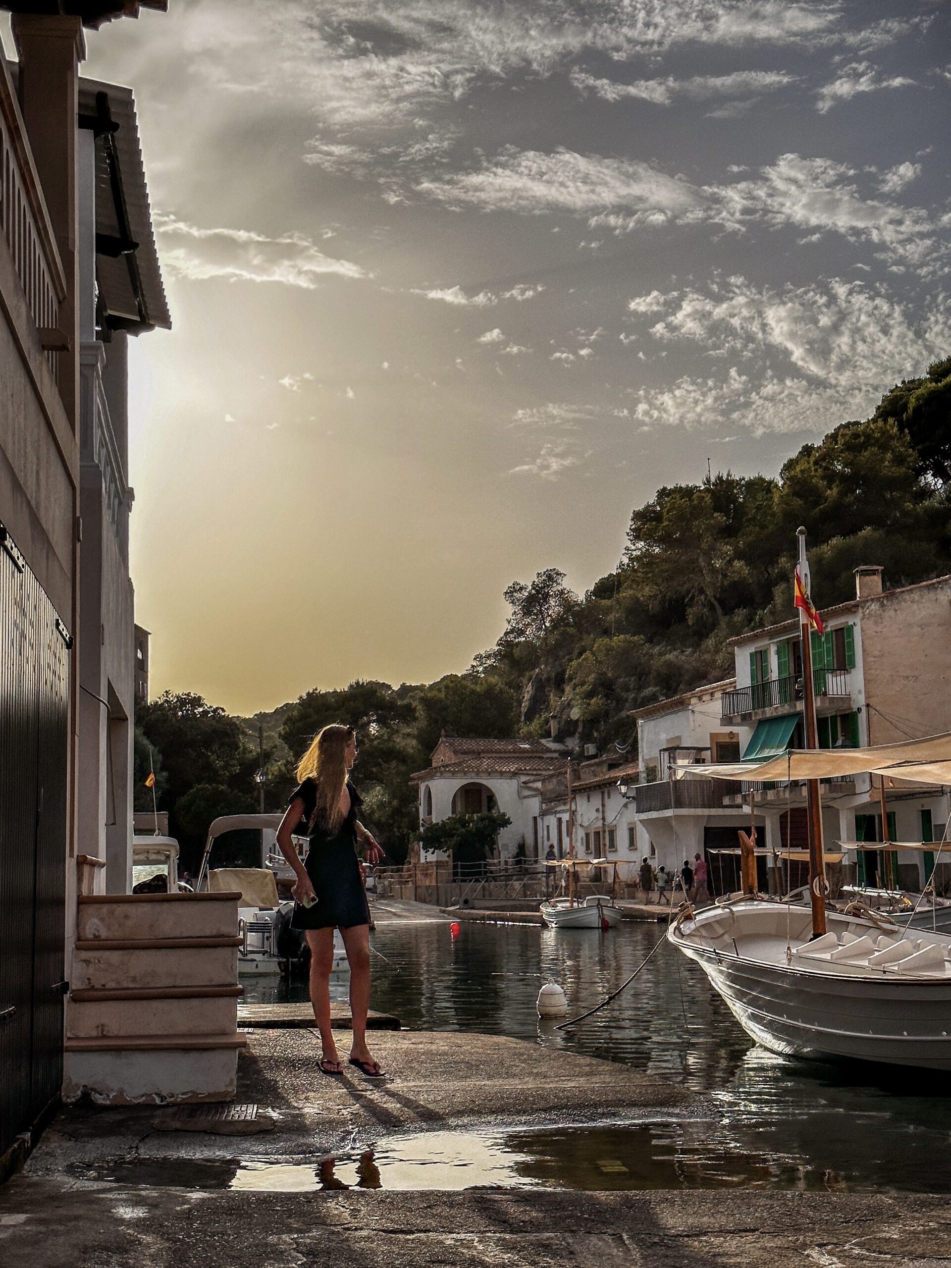 An evening in Cala Figuera, best spent during sunset