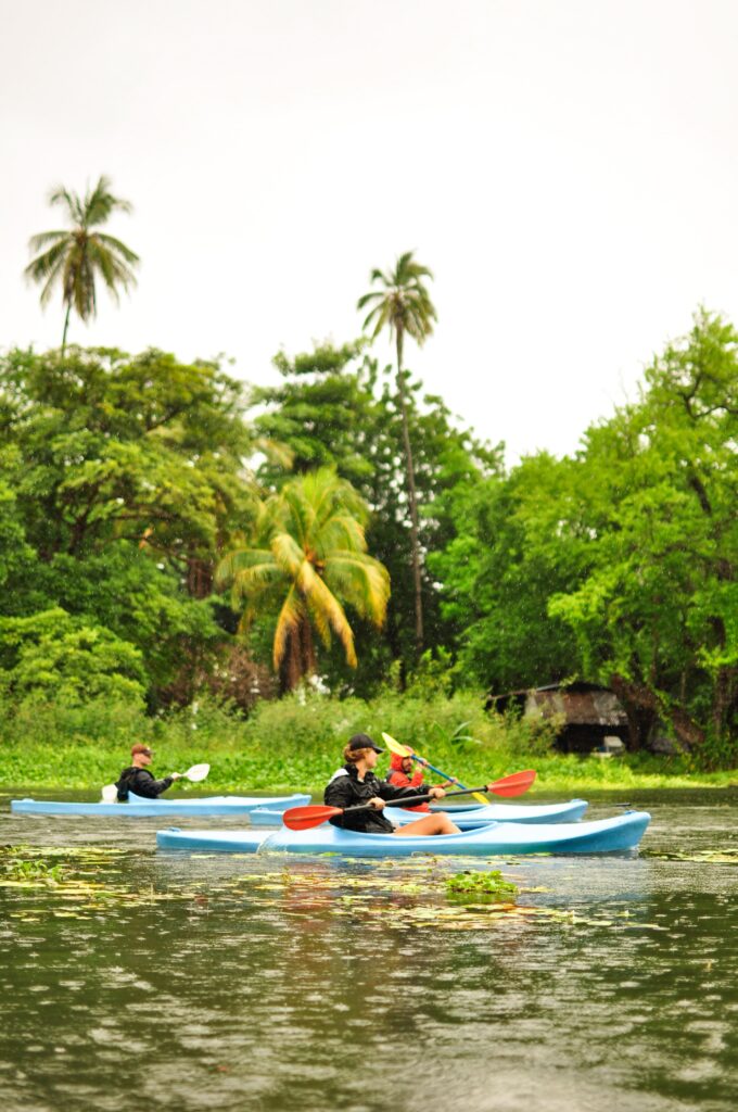 A group of people kayaking Isletas de Granada